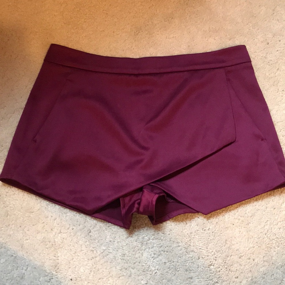 Magenta Silky Skort Medium size 8 Express NWOT